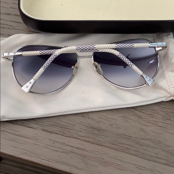 Louis Vuitton sunglasses - Picture 5 of 8